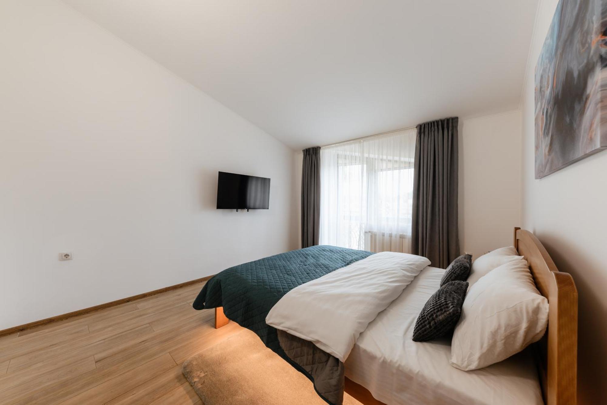 Luxury Apartments Uzhorod Exterior photo